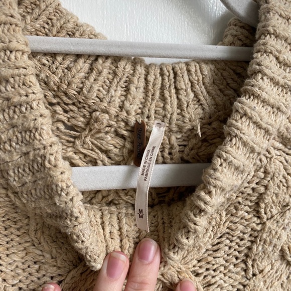 Free people cozy slouchy sweater 🪶 - Picture 4 of 4